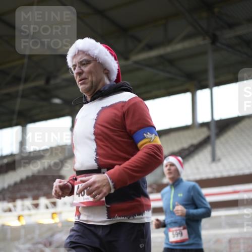 07.12.2025 - St. Pauli X-Mass-Run No. 15 Patografie http://msf.ph/oto/9367126 07.12.2025 11:02:53 Ziel 151, 160, 502, 574, 599, 602, 612, 875, 880, 953, 997, 1102, 1644, 1668, 1670, 4809 meine-sportfotos.de