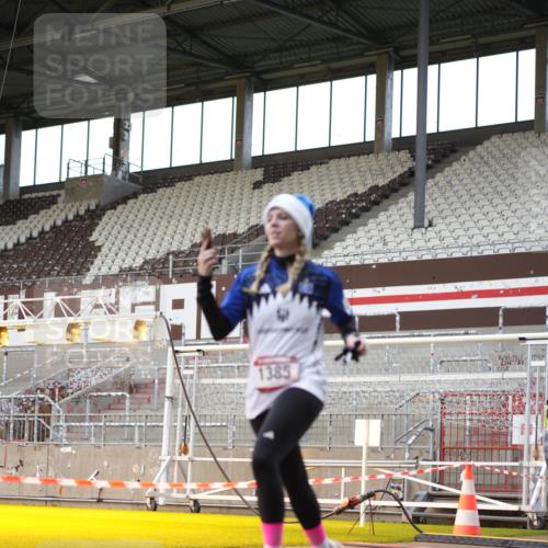 07.12.2025 - St. Pauli X-Mass-Run No. 15 Patografie http://msf.ph/oto/9367146 07.12.2025 11:03:02 Ziel 151, 160, 502, 574, 599, 602, 612, 748, 875, 880, 953, 1102, 1139, 1199, 1385, 1644, 1668, 1670, 4809 meine-sportfotos.de