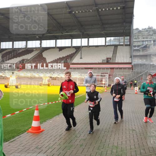 07.12.2025 - St. Pauli X-Mass-Run No. 15 Fabian Wolf http://msf.ph/oto/9367184 07.12.2025 10:22:47 Ziel 715, 739, 794, 3780, 4287, 4407, 4411, 4419, 4509, 4539 meine-sportfotos.de