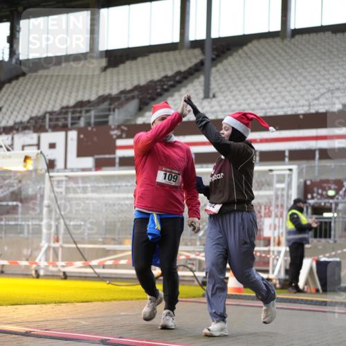 07.12.2025 - St. Pauli X-Mass-Run No. 15 Patografie http://msf.ph/oto/9367187 07.12.2025 11:03:23 Ziel 61, 64, 102, 109, 186, 853, 1850 meine-sportfotos.de