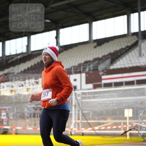 07.12.2025 - St. Pauli X-Mass-Run No. 15 Patografie http://msf.ph/oto/9367208 07.12.2025 11:03:38 Ziel 102, 109, 297, 505, 514, 1551 meine-sportfotos.de