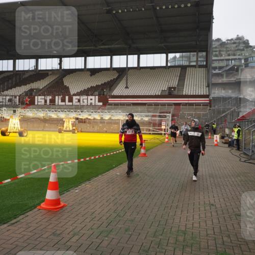 07.12.2025 - St. Pauli X-Mass-Run No. 15 Fabian Wolf http://msf.ph/oto/9367257 07.12.2025 10:23:00 Ziel 794, 1996, 2123, 2304, 2638, 3780, 4287, 4407, 4411 meine-sportfotos.de