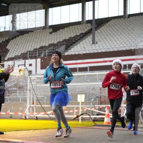 07.12.2025 - St. Pauli X-Mass-Run No. 15 Patografie http://msf.ph/oto/9367262 07.12.2025 11:04:14 Ziel 126, 215, 216, 285, 305, 700, 702, 734, 740, 764, 1200, 1252, 1254, 1401, 1695, 1766, 1769, 1852, 1854, 1856 meine-sportfotos.de