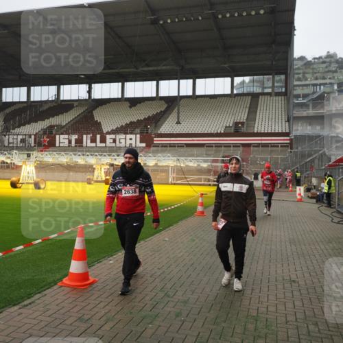 07.12.2025 - St. Pauli X-Mass-Run No. 15 Fabian Wolf http://msf.ph/oto/9367275 07.12.2025 10:23:02 Ziel 794, 1996, 2123, 2304, 2638, 3780, 4287 meine-sportfotos.de
