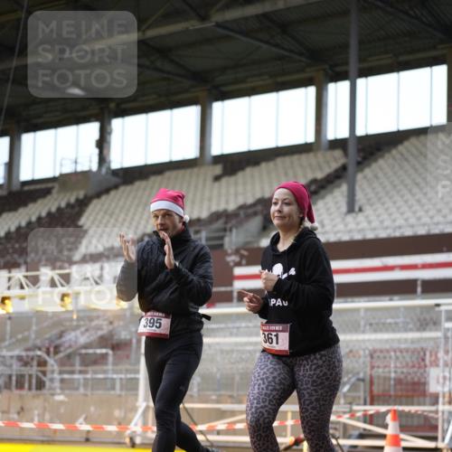 07.12.2025 - St. Pauli X-Mass-Run No. 15 Patografie http://msf.ph/oto/9367276 07.12.2025 11:04:30 Ziel 361, 395, 700, 702, 740, 1643, 1766, 1769, 2791, 3719 meine-sportfotos.de