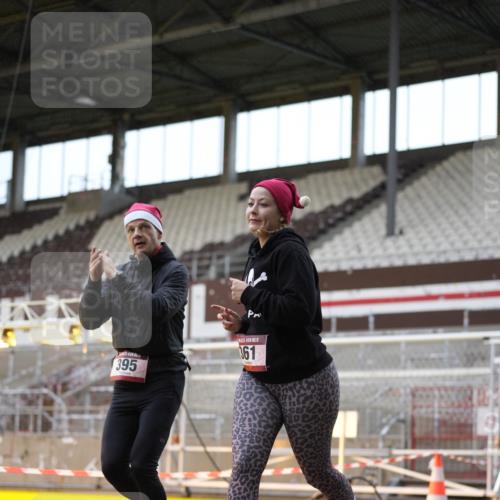 07.12.2025 - St. Pauli X-Mass-Run No. 15 Patografie http://msf.ph/oto/9367277 07.12.2025 11:04:30 Ziel 361, 395, 700, 702, 740, 1643, 1766, 1769, 2791, 3719 meine-sportfotos.de