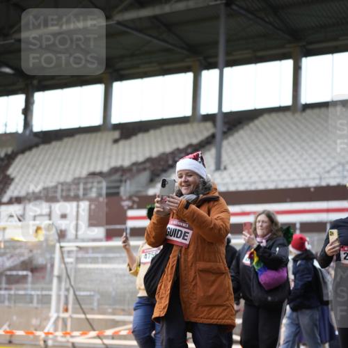 07.12.2025 - St. Pauli X-Mass-Run No. 15 Patografie http://msf.ph/oto/9367345 07.12.2025 10:50:20 Ziel 2250, 2460, 2582, 2583, 2584, 3287, 3291, 4075, 4110, 4111, 4756, 4757, 4759 meine-sportfotos.de