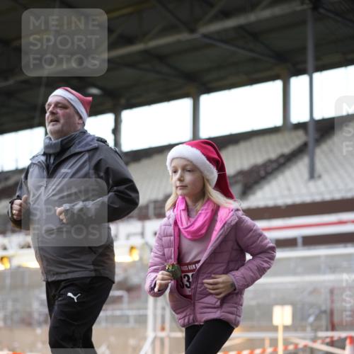 07.12.2025 - St. Pauli X-Mass-Run No. 15 Patografie http://msf.ph/oto/9367363 07.12.2025 10:50:31 Ziel 1726, 1729, 1730, 2250, 2460, 2582, 2583, 2584, 3287, 3291, 3368, 4075, 4110, 4111, 4756, 4757, 4759 meine-sportfotos.de