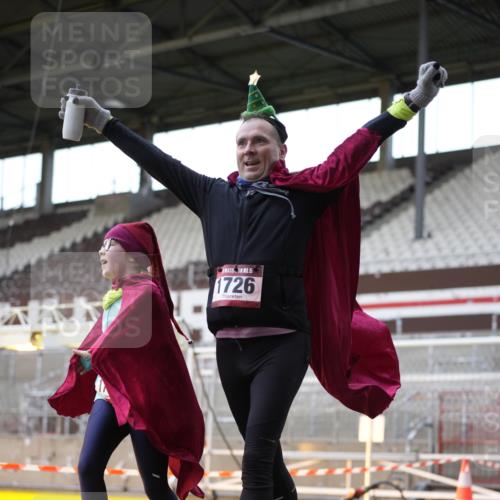 07.12.2025 - St. Pauli X-Mass-Run No. 15 Patografie http://msf.ph/oto/9367366 07.12.2025 10:50:34 Ziel 1726, 1729, 1730, 2250, 2460, 2582, 2583, 2584, 3287, 3291, 3368, 4075, 4756, 4757, 4759 meine-sportfotos.de