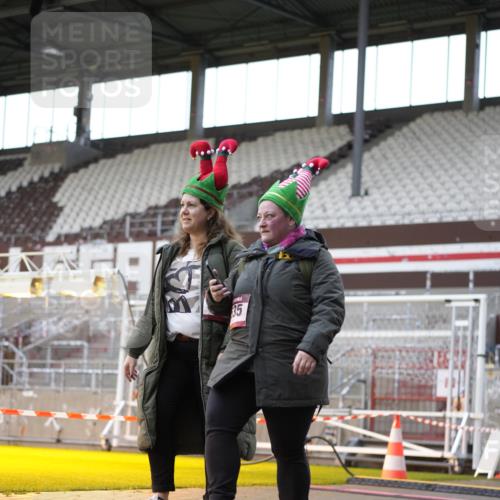 07.12.2025 - St. Pauli X-Mass-Run No. 15 Patografie http://msf.ph/oto/9367379 07.12.2025 10:50:44 Ziel 381, 564, 1726, 1729, 1730, 2737, 2738, 2763, 3368, 4535, 4537, 4760, 4881 meine-sportfotos.de