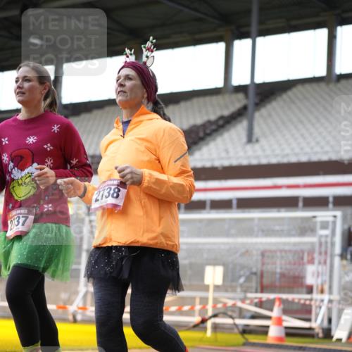 07.12.2025 - St. Pauli X-Mass-Run No. 15 Patografie http://msf.ph/oto/9367387 07.12.2025 10:50:49 Ziel 249, 381, 564, 769, 1730, 2737, 2738, 2763, 4535, 4537, 4760, 4881 meine-sportfotos.de