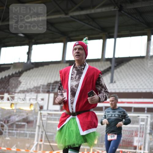 07.12.2025 - St. Pauli X-Mass-Run No. 15 Patografie http://msf.ph/oto/9367388 07.12.2025 10:50:52 Ziel 249, 381, 564, 769, 1691, 2737, 2738, 2763, 4535, 4537, 4760, 4881 meine-sportfotos.de