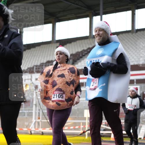 07.12.2025 - St. Pauli X-Mass-Run No. 15 Patografie http://msf.ph/oto/9367410 07.12.2025 10:51:32 Ziel 275, 1047, 2103, 2105, 2327, 2332, 2553, 2642, 2643, 2674, 2959, 4862 meine-sportfotos.de