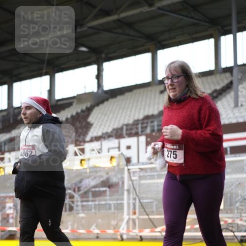 07.12.2025 - St. Pauli X-Mass-Run No. 15 Patografie http://msf.ph/oto/9367415 07.12.2025 10:51:34 Ziel 275, 1047, 2103, 2105, 2327, 2332, 2553, 2642, 2643, 2674, 2959, 4862 meine-sportfotos.de