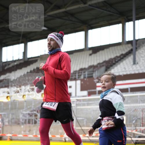 07.12.2025 - St. Pauli X-Mass-Run No. 15 Patografie http://msf.ph/oto/9367438 07.12.2025 10:51:53 Ziel 328, 1964, 1982, 1984, 2165, 2287, 2289, 2592, 2593, 2607, 2661, 2836, 2837, 3223, 3228, 4550 meine-sportfotos.de