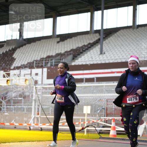 07.12.2025 - St. Pauli X-Mass-Run No. 15 Patografie http://msf.ph/oto/9367443 07.12.2025 10:52:00 Ziel 1964, 1982, 1984, 2165, 2287, 2289, 2592, 2661, 2836, 2837, 4550, 4865, 4879, 4880 meine-sportfotos.de