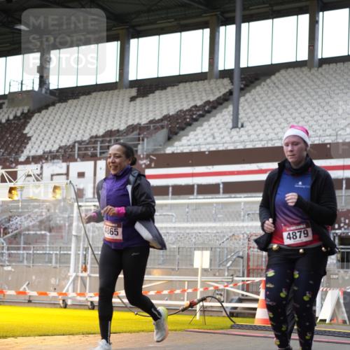 07.12.2025 - St. Pauli X-Mass-Run No. 15 Patografie http://msf.ph/oto/9367444 07.12.2025 10:52:01 Ziel 27, 1964, 1982, 1984, 2165, 2287, 2289, 2592, 2661, 2836, 2837, 4550, 4865, 4879, 4880 meine-sportfotos.de