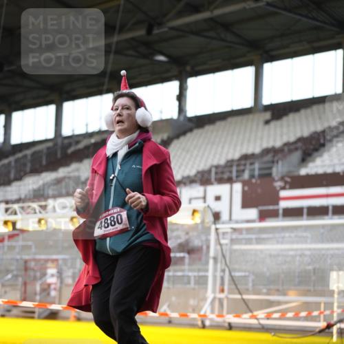 07.12.2025 - St. Pauli X-Mass-Run No. 15 Patografie http://msf.ph/oto/9367451 07.12.2025 10:52:03 Ziel 27, 1982, 2165, 2287, 2289, 2592, 2661, 4550, 4864, 4865, 4866, 4879, 4880 meine-sportfotos.de