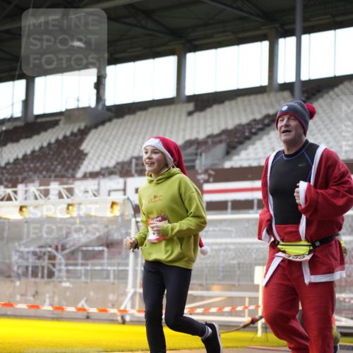 07.12.2025 - St. Pauli X-Mass-Run No. 15 Patografie http://msf.ph/oto/9367458 07.12.2025 10:52:10 Ziel 27, 499, 506, 654, 931, 1098, 2592, 2661, 4797, 4864, 4865, 4866, 4879, 4880 meine-sportfotos.de
