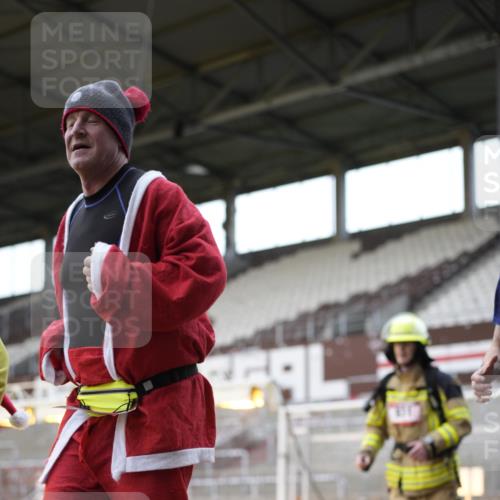 07.12.2025 - St. Pauli X-Mass-Run No. 15 Patografie http://msf.ph/oto/9367461 07.12.2025 10:52:11 Ziel 27, 499, 506, 654, 931, 1098, 2592, 2661, 4797, 4864, 4865, 4866, 4879, 4880 meine-sportfotos.de