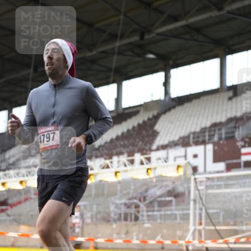 07.12.2025 - St. Pauli X-Mass-Run No. 15 Patografie http://msf.ph/oto/9367467 07.12.2025 10:52:14 Ziel 27, 499, 506, 654, 931, 1098, 4797, 4864, 4865, 4866, 4879, 4880, 4882 meine-sportfotos.de