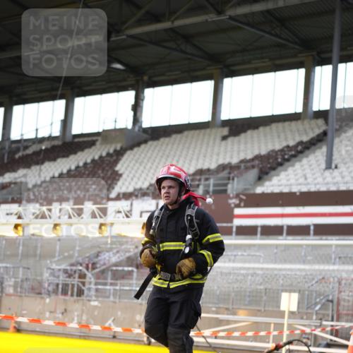 07.12.2025 - St. Pauli X-Mass-Run No. 15 Patografie http://msf.ph/oto/9367474 07.12.2025 10:52:42 Ziel 176, 262, 1305, 4859 meine-sportfotos.de