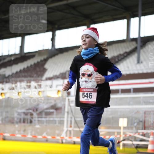 07.12.2025 - St. Pauli X-Mass-Run No. 15 Patografie http://msf.ph/oto/9367497 07.12.2025 10:53:18 Ziel 546, 1684, 3128 meine-sportfotos.de