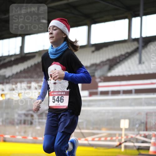 07.12.2025 - St. Pauli X-Mass-Run No. 15 Patografie http://msf.ph/oto/9367498 07.12.2025 10:53:18 Ziel 546, 1684, 3128 meine-sportfotos.de