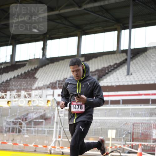 07.12.2025 - St. Pauli X-Mass-Run No. 15 Patografie http://msf.ph/oto/9367511 07.12.2025 10:53:40 Ziel 106, 1478, 1679, 1680, 1681, 1682, 1683 meine-sportfotos.de