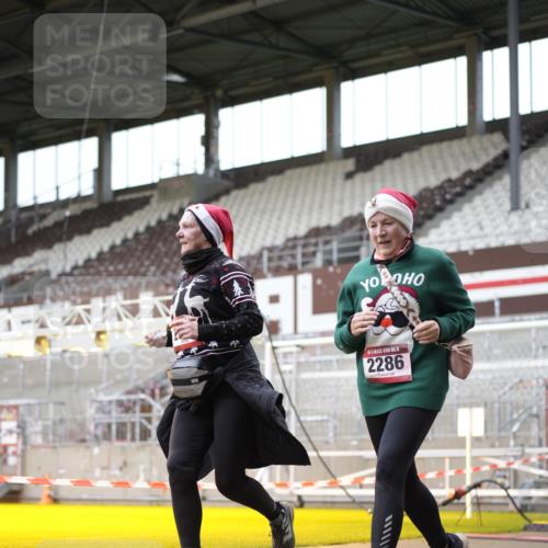 07.12.2025 - St. Pauli X-Mass-Run No. 15 Patografie http://msf.ph/oto/9367527 07.12.2025 10:54:30 Ziel 656, 1177, 1489, 2286, 2328, 2358, 2360, 2832, 3391, 3437 meine-sportfotos.de