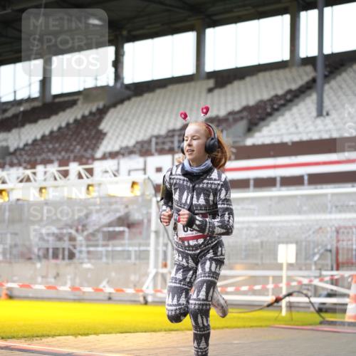 07.12.2025 - St. Pauli X-Mass-Run No. 15 Patografie http://msf.ph/oto/9367533 07.12.2025 10:54:36 Ziel 656, 692, 1177, 2286, 2328, 2358, 2360, 2832, 3391, 3437 meine-sportfotos.de