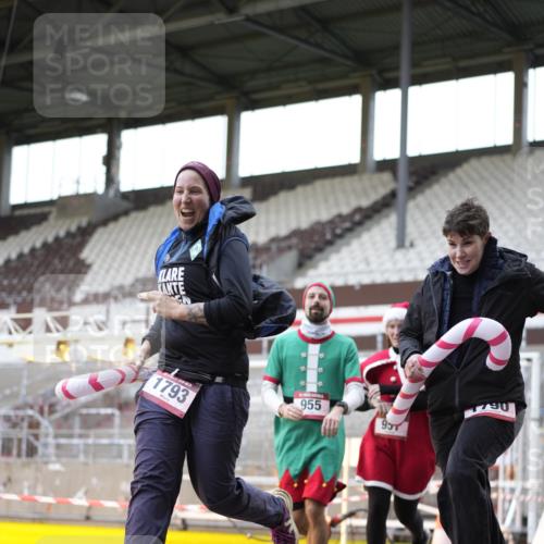 07.12.2025 - St. Pauli X-Mass-Run No. 15 Patografie http://msf.ph/oto/9367548 07.12.2025 10:56:09 Ziel 951, 955, 1790, 1793, 4493 meine-sportfotos.de