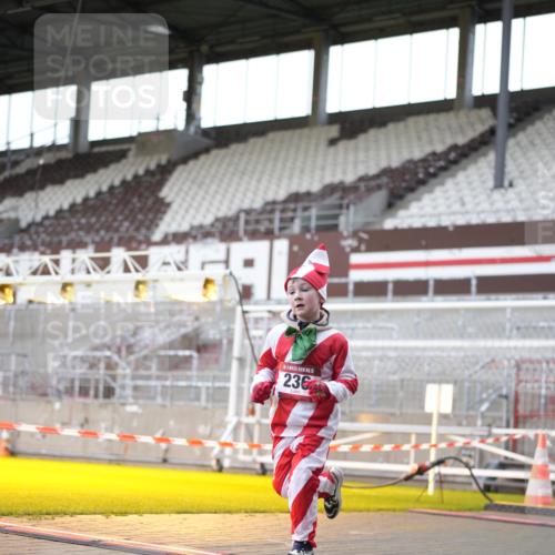 07.12.2025 - St. Pauli X-Mass-Run No. 15 Patografie http://msf.ph/oto/9367561 07.12.2025 10:56:27 Ziel 236, 248, 759, 2170, 4063, 4146 meine-sportfotos.de