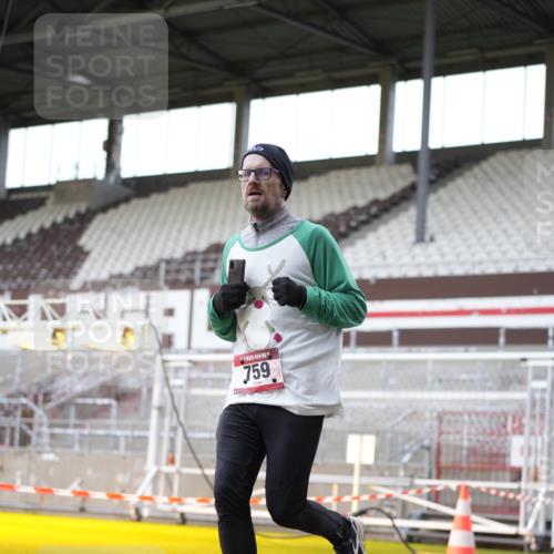 07.12.2025 - St. Pauli X-Mass-Run No. 15 Patografie http://msf.ph/oto/9367566 07.12.2025 10:56:30 Ziel 236, 248, 759, 2170, 4063, 4146 meine-sportfotos.de