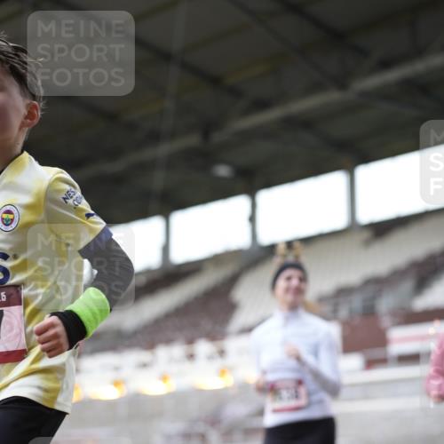 07.12.2025 - St. Pauli X-Mass-Run No. 15 Patografie http://msf.ph/oto/9367570 07.12.2025 10:56:41 Ziel 55, 236, 248, 417, 555, 568, 759, 2538, 2542 meine-sportfotos.de