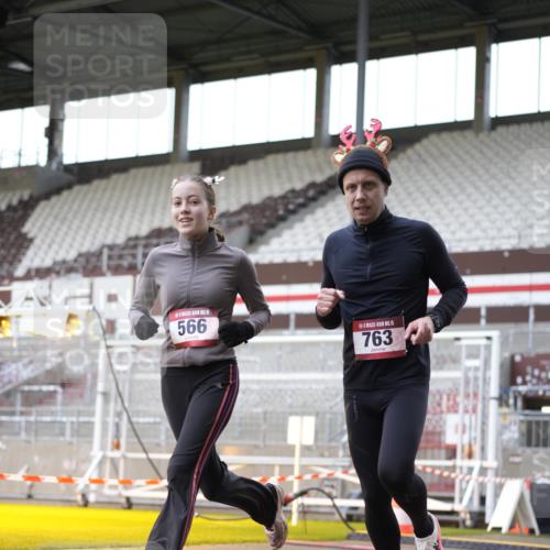 07.12.2025 - St. Pauli X-Mass-Run No. 15 Patografie http://msf.ph/oto/9367588 07.12.2025 10:56:51 Ziel 55, 417, 555, 566, 568, 763, 1203, 2538, 2542, 2664, 3275, 4799 meine-sportfotos.de