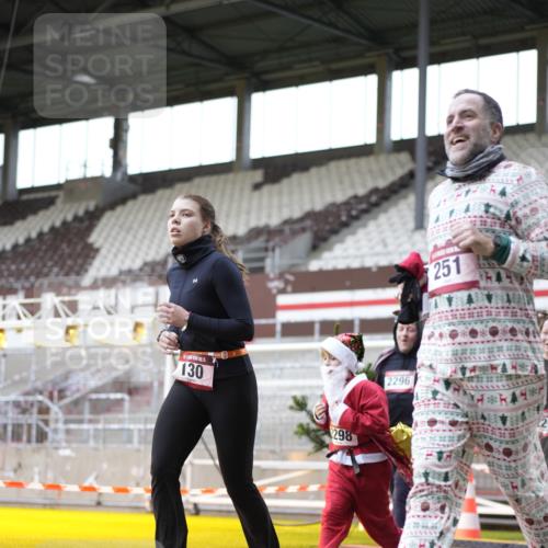 07.12.2025 - St. Pauli X-Mass-Run No. 15 Patografie http://msf.ph/oto/9367608 07.12.2025 10:57:16 Ziel 130, 251, 280, 773, 994, 1097, 1099, 1387, 2290, 2296, 2297, 2298, 2665, 3064, 3067 meine-sportfotos.de
