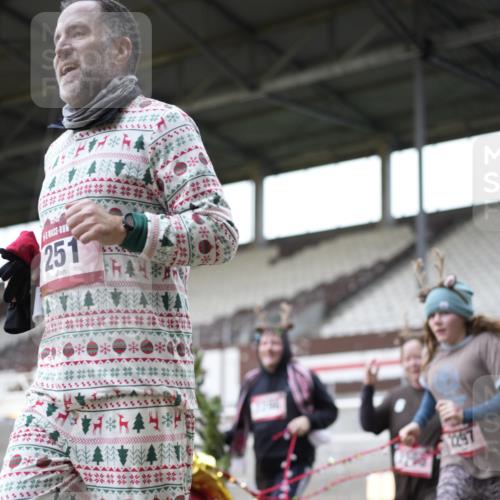 07.12.2025 - St. Pauli X-Mass-Run No. 15 Patografie http://msf.ph/oto/9367610 07.12.2025 10:57:16 Ziel 130, 251, 280, 773, 994, 1097, 1099, 1387, 2290, 2296, 2297, 2298, 2665, 3064, 3067 meine-sportfotos.de