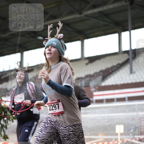 07.12.2025 - St. Pauli X-Mass-Run No. 15 Patografie http://msf.ph/oto/9367611 07.12.2025 10:57:17 Ziel 130, 251, 280, 773, 994, 1097, 1099, 1387, 2290, 2296, 2297, 2298, 2665, 3064, 3067 meine-sportfotos.de