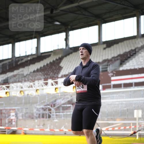 07.12.2025 - St. Pauli X-Mass-Run No. 15 Patografie http://msf.ph/oto/9367616 07.12.2025 10:57:33 Ziel 324, 994, 1213 meine-sportfotos.de