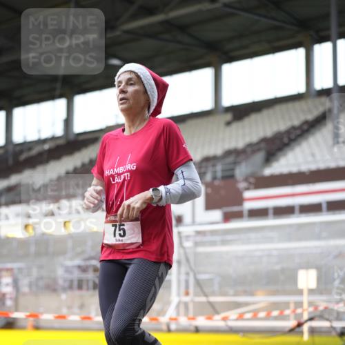 07.12.2025 - St. Pauli X-Mass-Run No. 15 Patografie http://msf.ph/oto/9367630 07.12.2025 10:57:58 Ziel 43, 75, 170, 234, 1690 meine-sportfotos.de