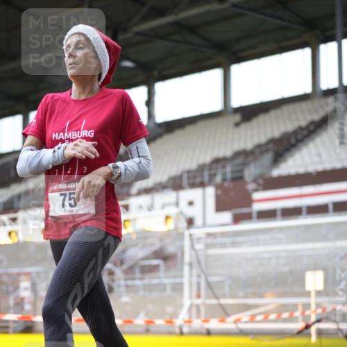 07.12.2025 - St. Pauli X-Mass-Run No. 15 Patografie http://msf.ph/oto/9367631 07.12.2025 10:57:58 Ziel 43, 75, 170, 234, 1690 meine-sportfotos.de