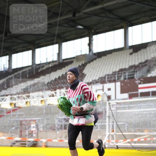 07.12.2025 - St. Pauli X-Mass-Run No. 15 Patografie http://msf.ph/oto/9367638 07.12.2025 10:58:36 Ziel 7, 941, 1160, 1174, 2130, 2131 meine-sportfotos.de