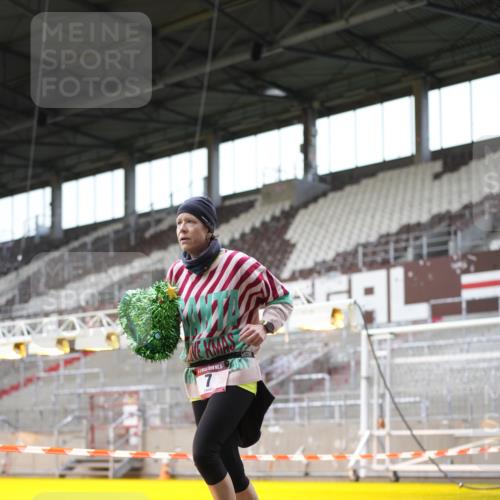 07.12.2025 - St. Pauli X-Mass-Run No. 15 Patografie http://msf.ph/oto/9367639 07.12.2025 10:58:36 Ziel 7, 941, 1160, 1174, 2130, 2131 meine-sportfotos.de