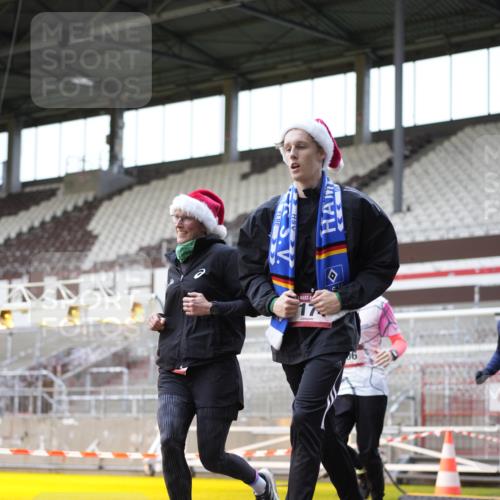 07.12.2025 - St. Pauli X-Mass-Run No. 15 Patografie http://msf.ph/oto/9367645 07.12.2025 10:58:41 Ziel 7, 606, 907, 941, 1160, 1174, 1476, 2130, 2131 meine-sportfotos.de