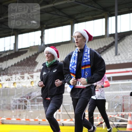 07.12.2025 - St. Pauli X-Mass-Run No. 15 Patografie http://msf.ph/oto/9367646 07.12.2025 10:58:41 Ziel 7, 606, 907, 941, 1160, 1174, 1476, 2130, 2131 meine-sportfotos.de