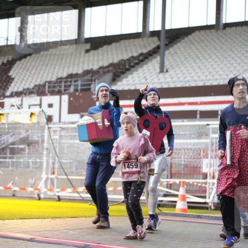 07.12.2025 - St. Pauli X-Mass-Run No. 15 Patografie http://msf.ph/oto/9367651 07.12.2025 10:58:47 Ziel 7, 606, 907, 941, 1160, 1174, 1451, 1453, 1456, 1458, 1459, 1476, 2130, 2131 meine-sportfotos.de