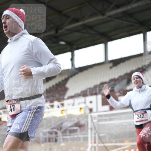 07.12.2025 - St. Pauli X-Mass-Run No. 15 Patografie http://msf.ph/oto/9367671 07.12.2025 10:59:07 Ziel 242, 582, 1508, 2503, 2772 meine-sportfotos.de