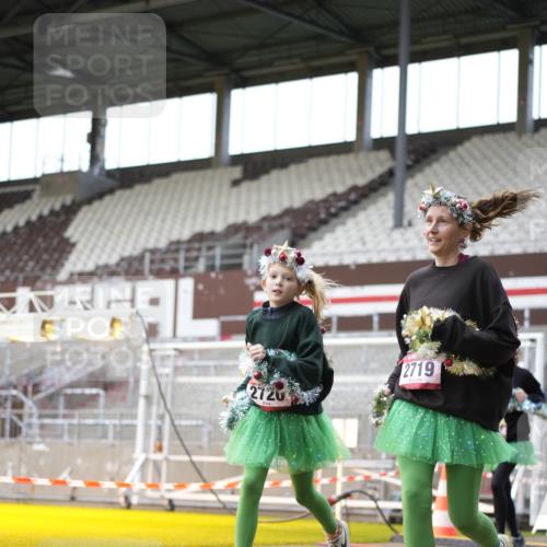 07.12.2025 - St. Pauli X-Mass-Run No. 15 Patografie http://msf.ph/oto/9367675 07.12.2025 10:59:14 Ziel 242, 2503, 2719, 2720, 2721, 2727, 2772 meine-sportfotos.de