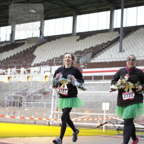 07.12.2025 - St. Pauli X-Mass-Run No. 15 Patografie http://msf.ph/oto/9367677 07.12.2025 10:59:15 Ziel 242, 2503, 2719, 2720, 2721, 2727, 2772 meine-sportfotos.de
